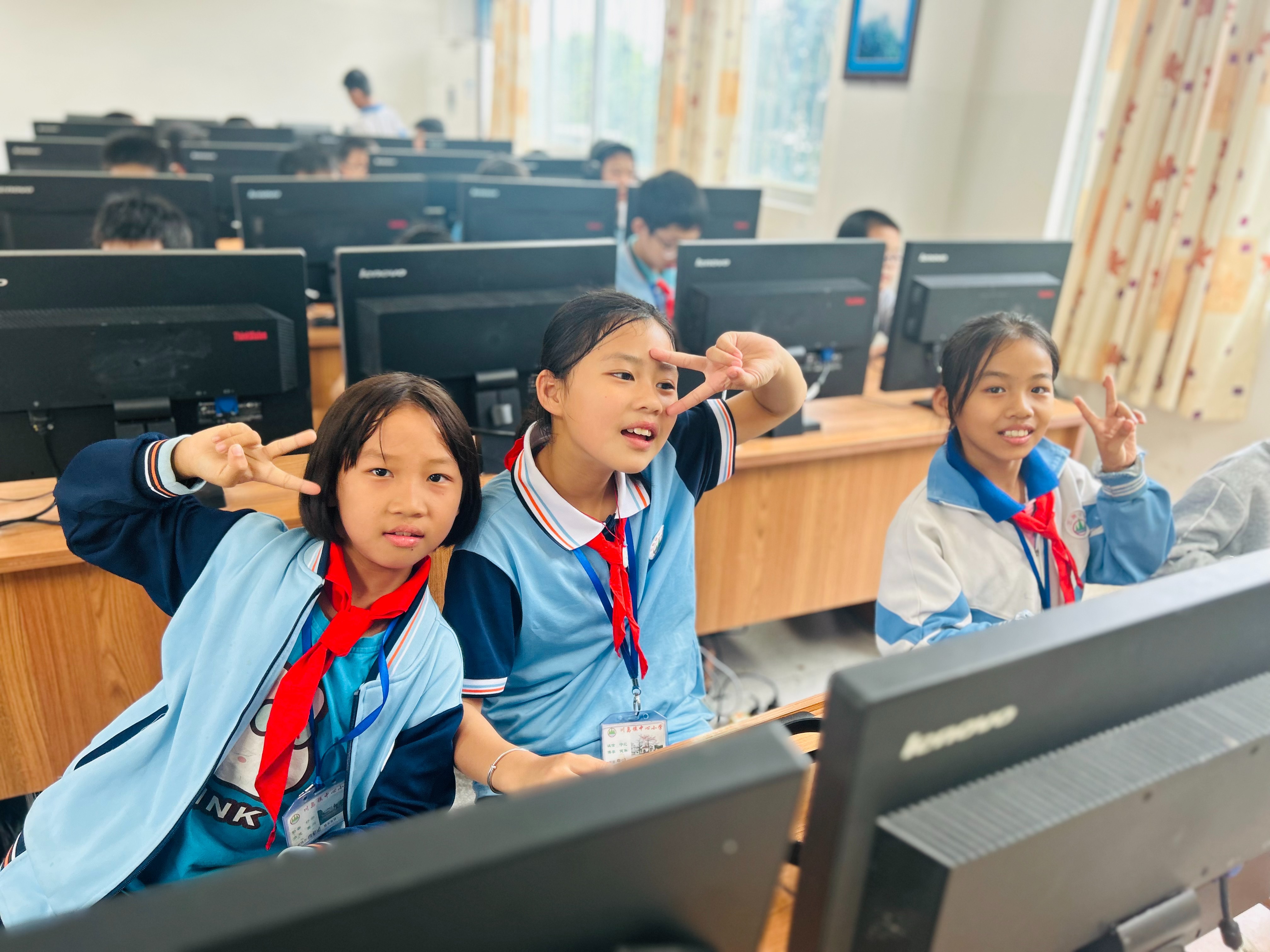 第一百四十九期至一百五十期“綠色愛心電腦教室”標(biāo)準(zhǔn)電腦41套（廣東培正學(xué)院 ）